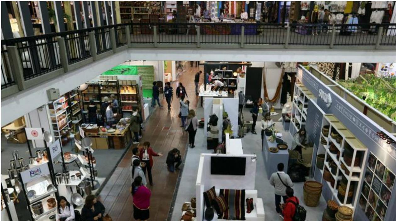 El Ministerio de Cultura de Colombia presentó el libro "Oficios de manos colombianas", que rinde culto a los artesanos del país.