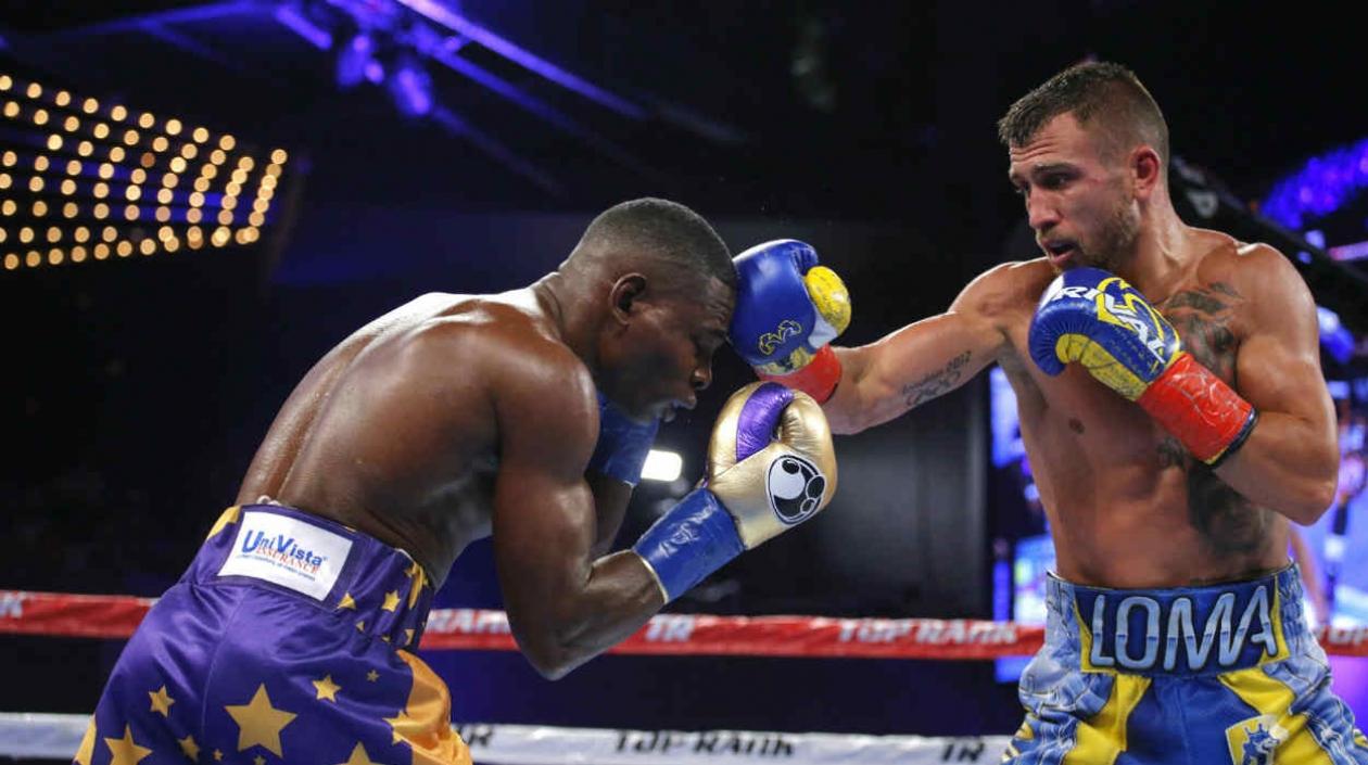 Vasyl Lomachenko aplica castigo a  Guillermo Rigondeaux.
