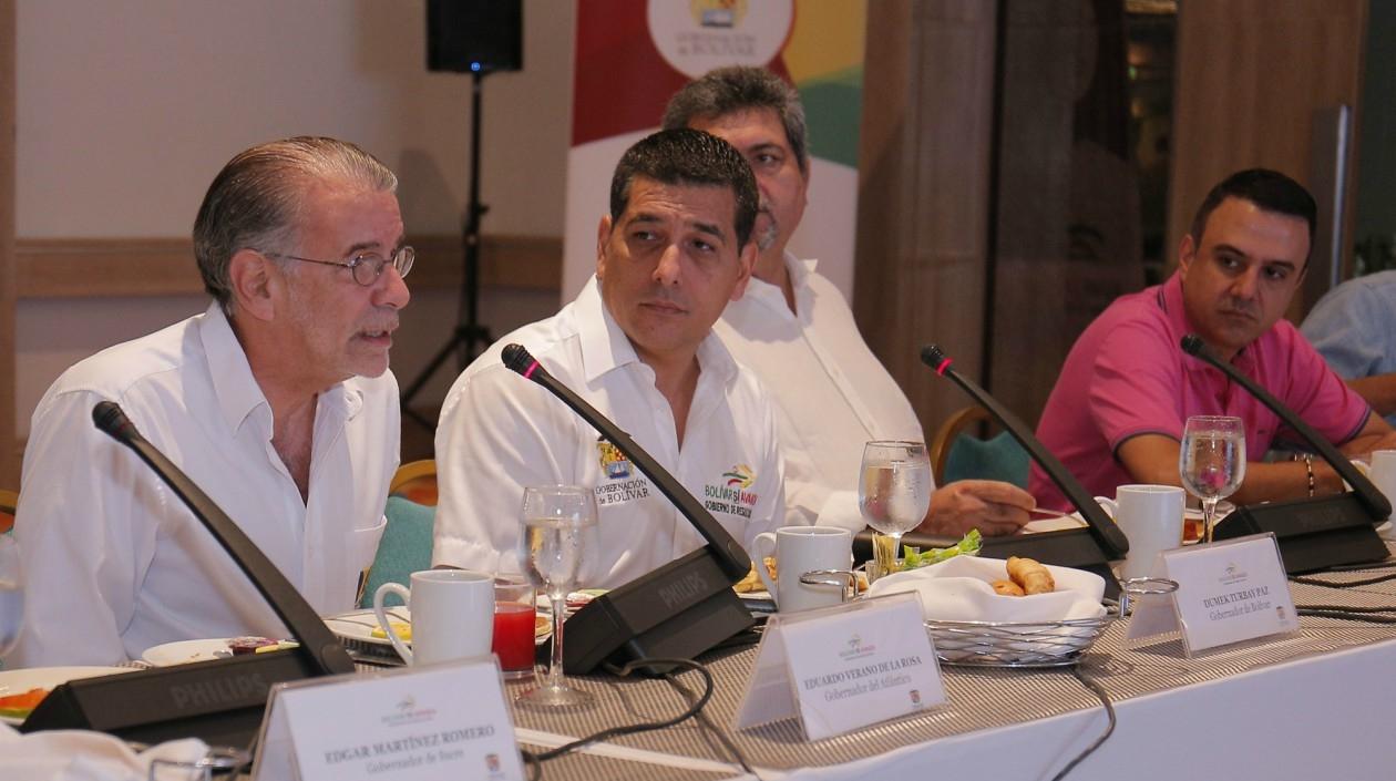 El gobernador del Atlántico, Eduardo Verano, y su homólogo de Bolívar, Dumek Turbay.