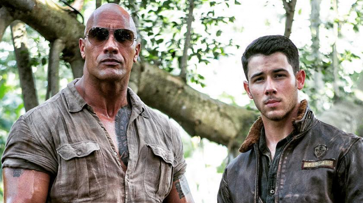 La roca y Nick Jonas protagonizan la película.