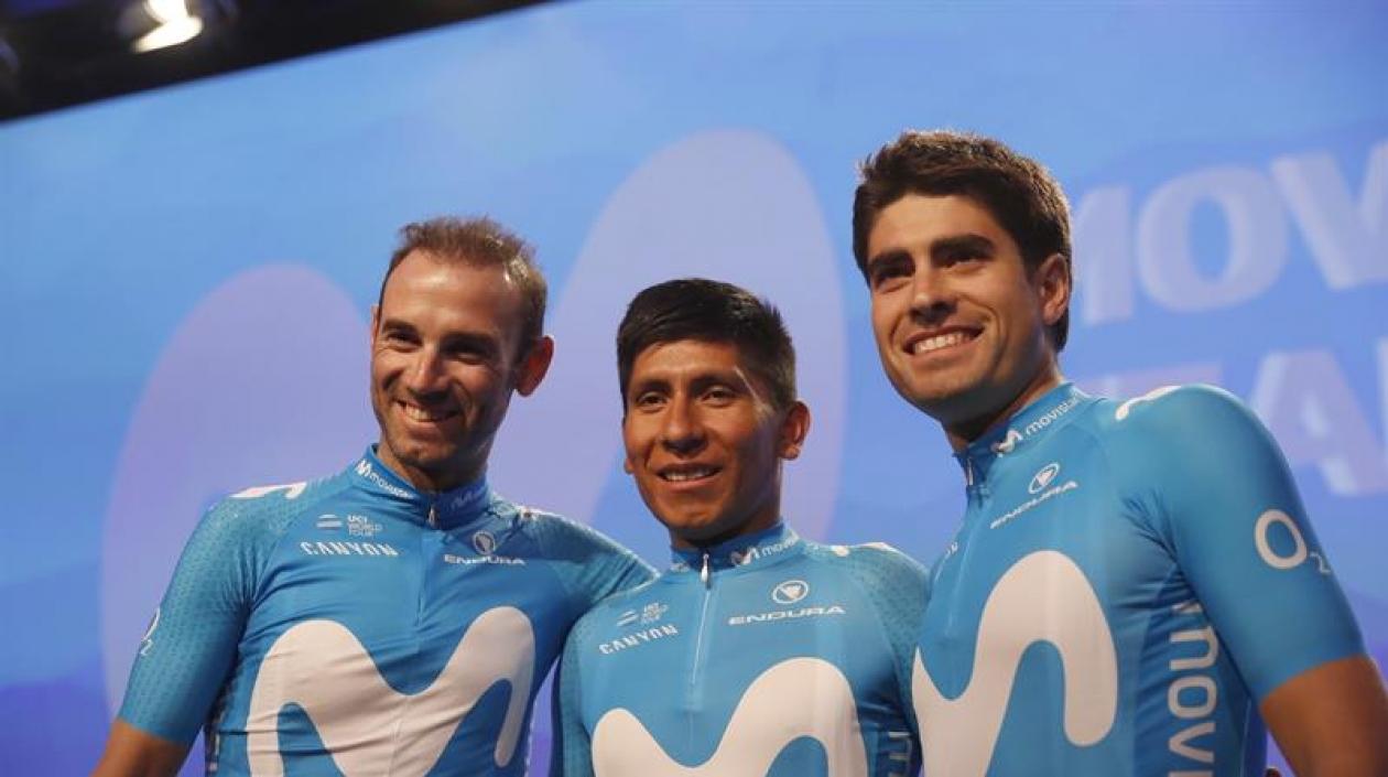 Nairo al lado de Alejandro Valverde (izquierda) y Mikel Landa (derecha).