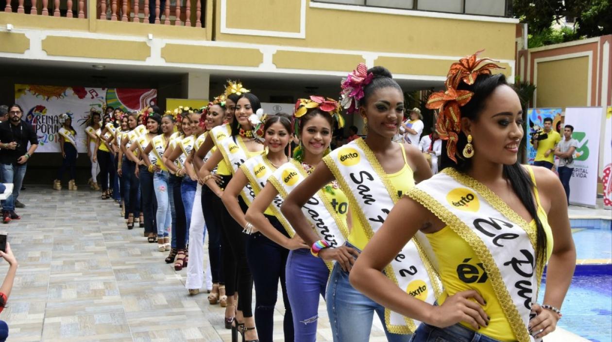 Presentación de las Reinas Populares.