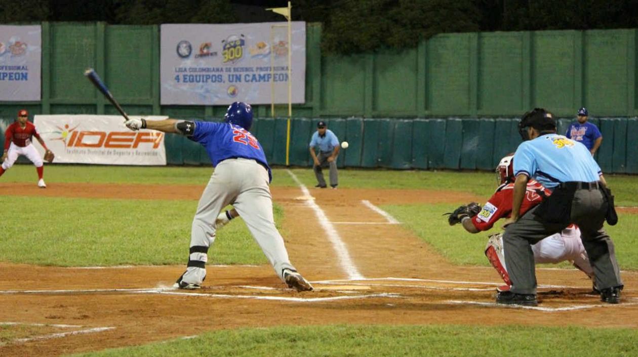 Caimanes impusieron su poder ofensivo ante Tigres. 