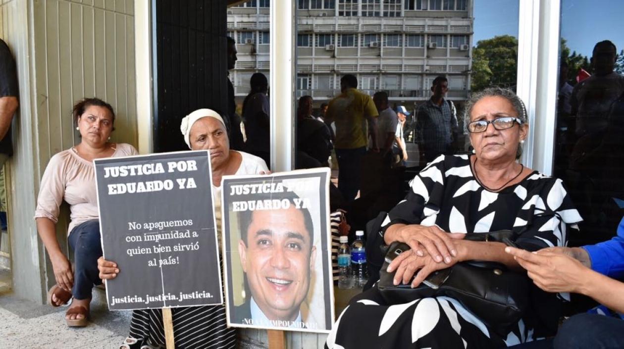 Rebeca Viloria, mamá de Eduardo Pinto Viloria, director regional de Medicina Legal asesinado.