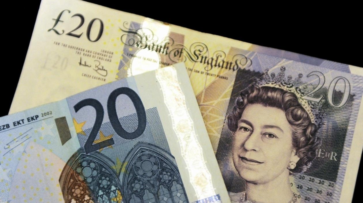 La reina Isabel II estuvo salpicada con el escándalo.