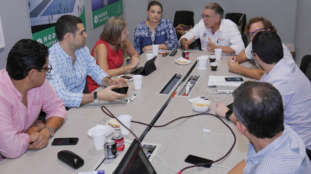 La Junta Directiva del Centro de Eventos Puerta de Oro