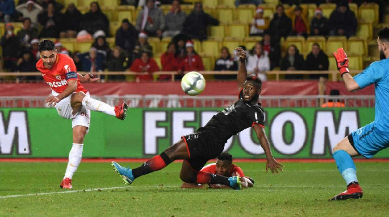 Falcao anotó en esta acción ante Rennais. 