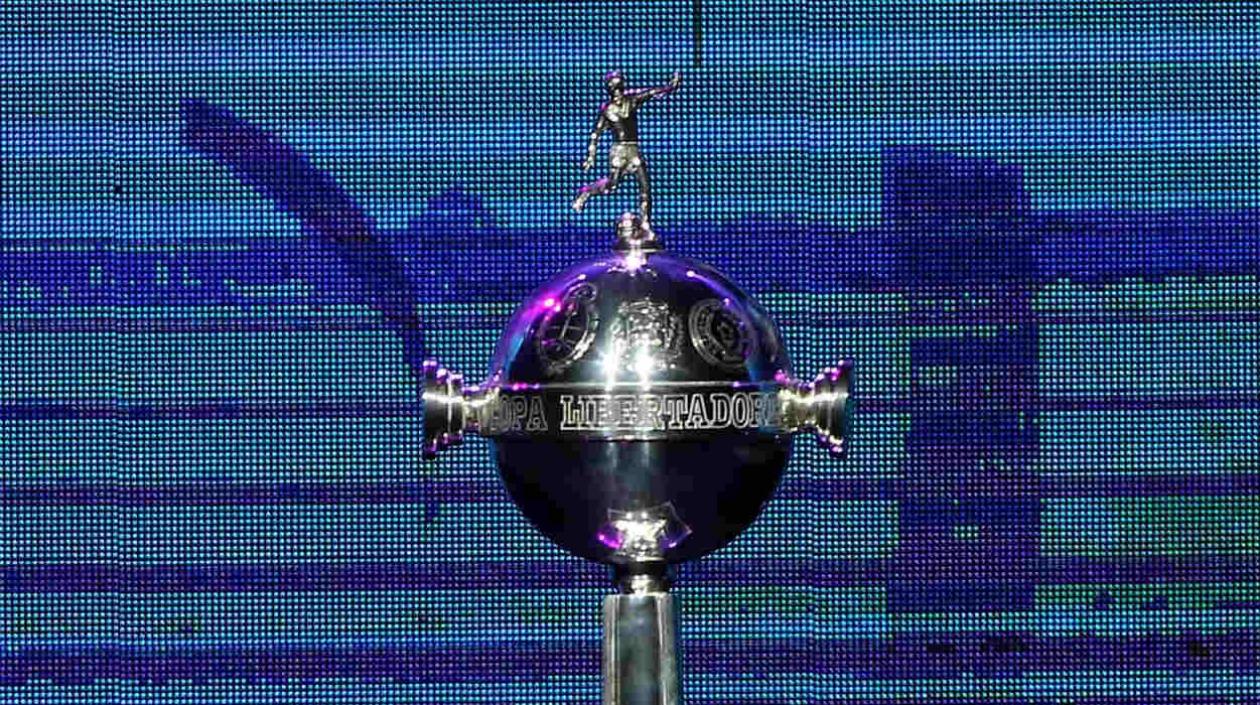 Trofeo de la Copa Libertadores de América. 