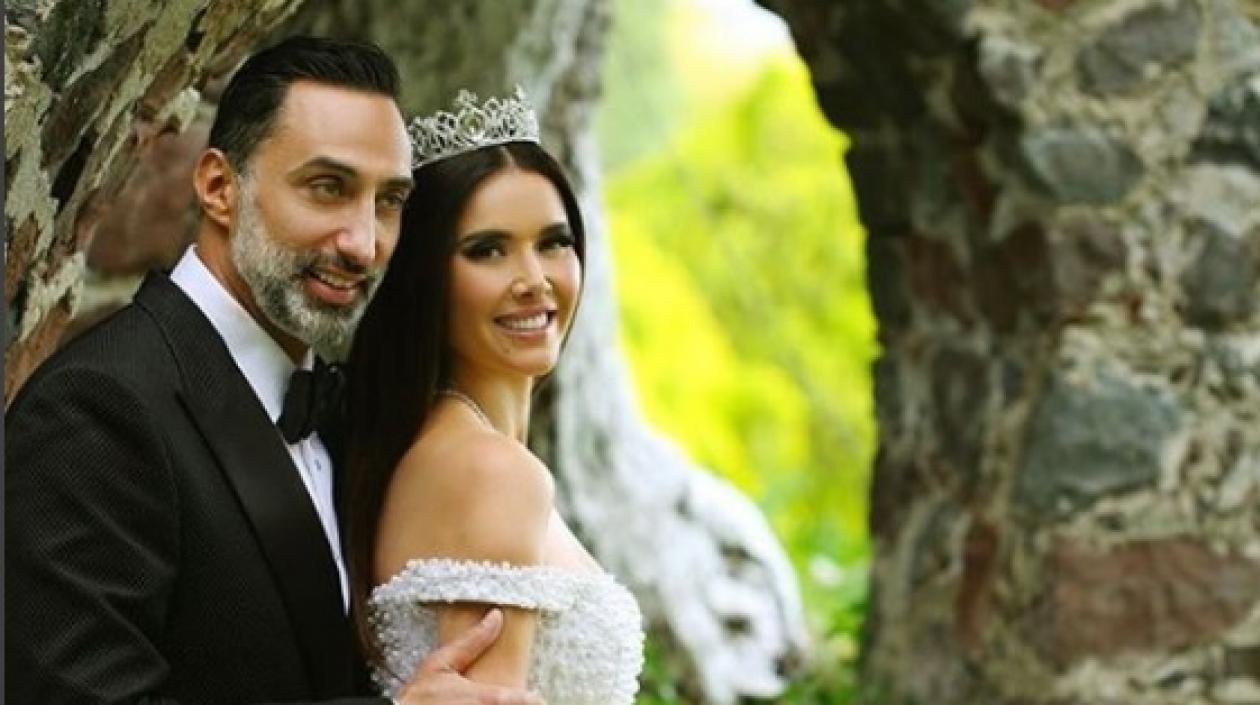 La actriz Marlene Favela y su esposo George Seely.