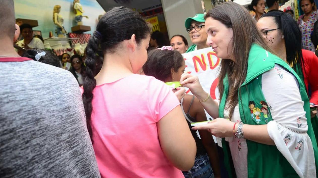 La Directora General del Instituto Colombiano de Bienestar Familiar (ICBF), Karen Abudinen Abuchaibe