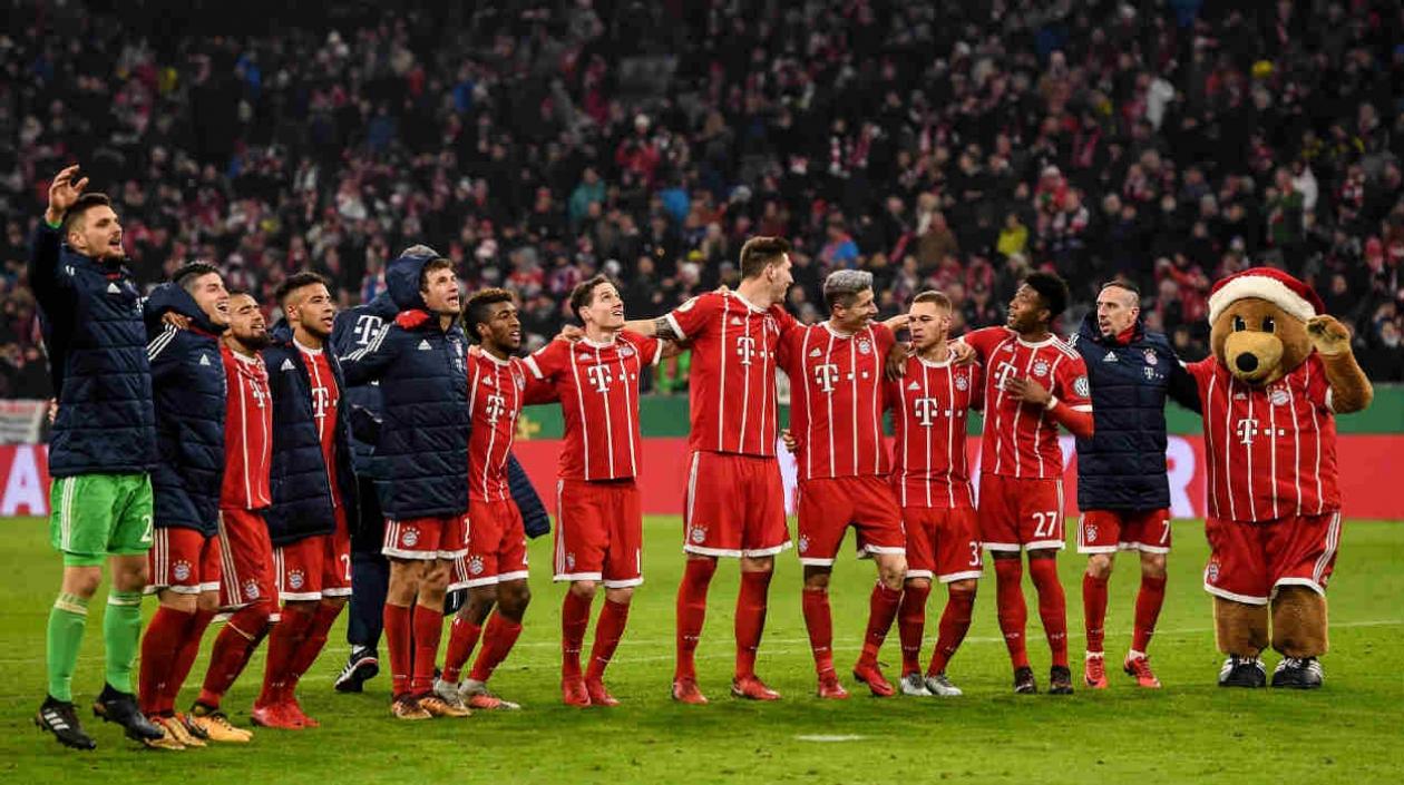 Jugadores del Bayern celebran una victoria en Alemania. 