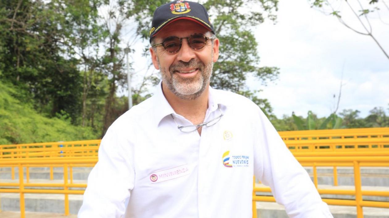 Camilo Sánchez, Ministro de Vivienda.