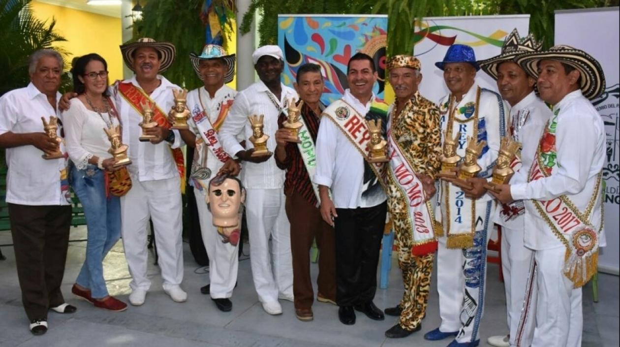 Los reyes Momo fueron exaltados.