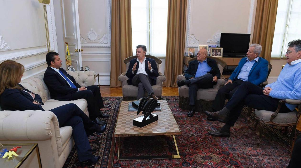 Reunión de presidencia con los trabajadores.