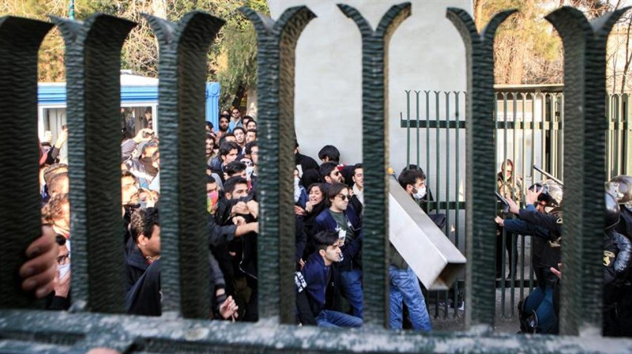 A 10 ascienden los muertos por protestas en Irán contra el régimen.