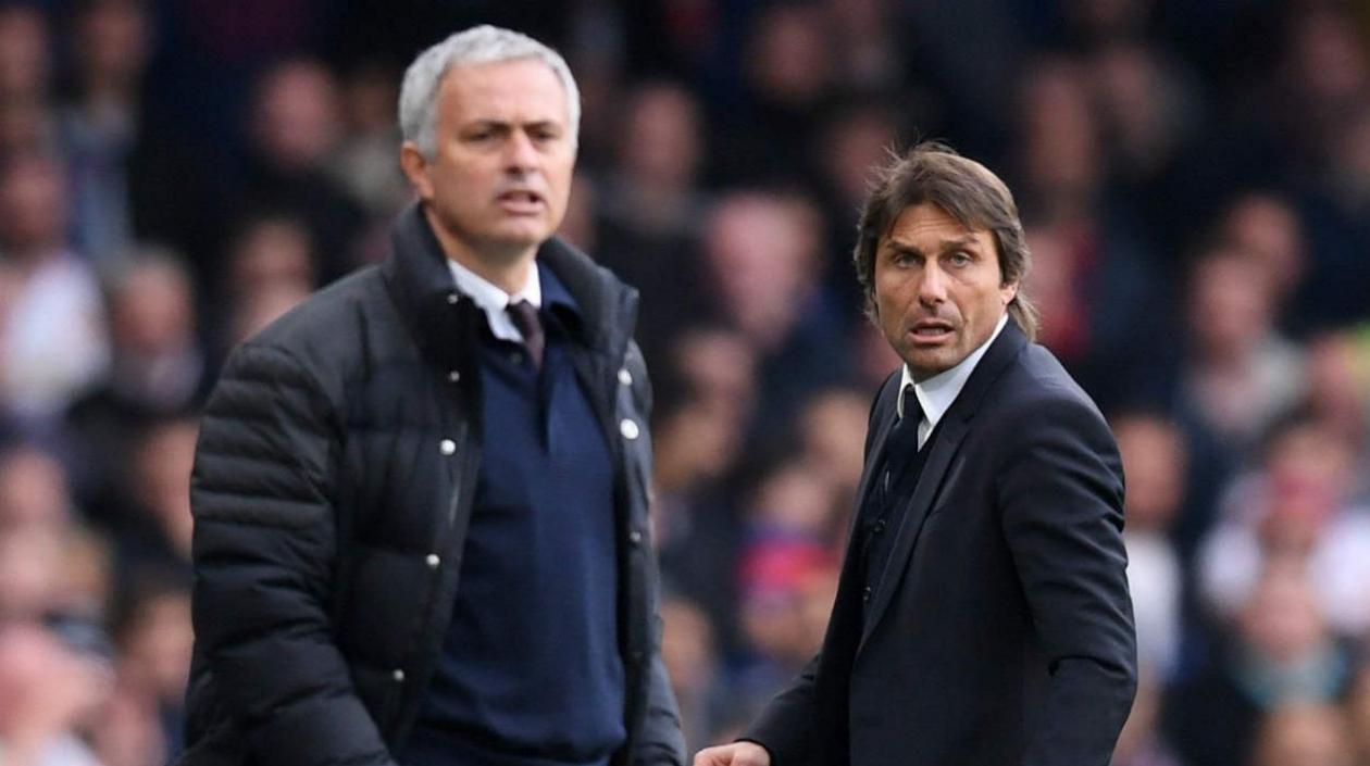 José Mourinho y Antonio Conte durante un partido. 
