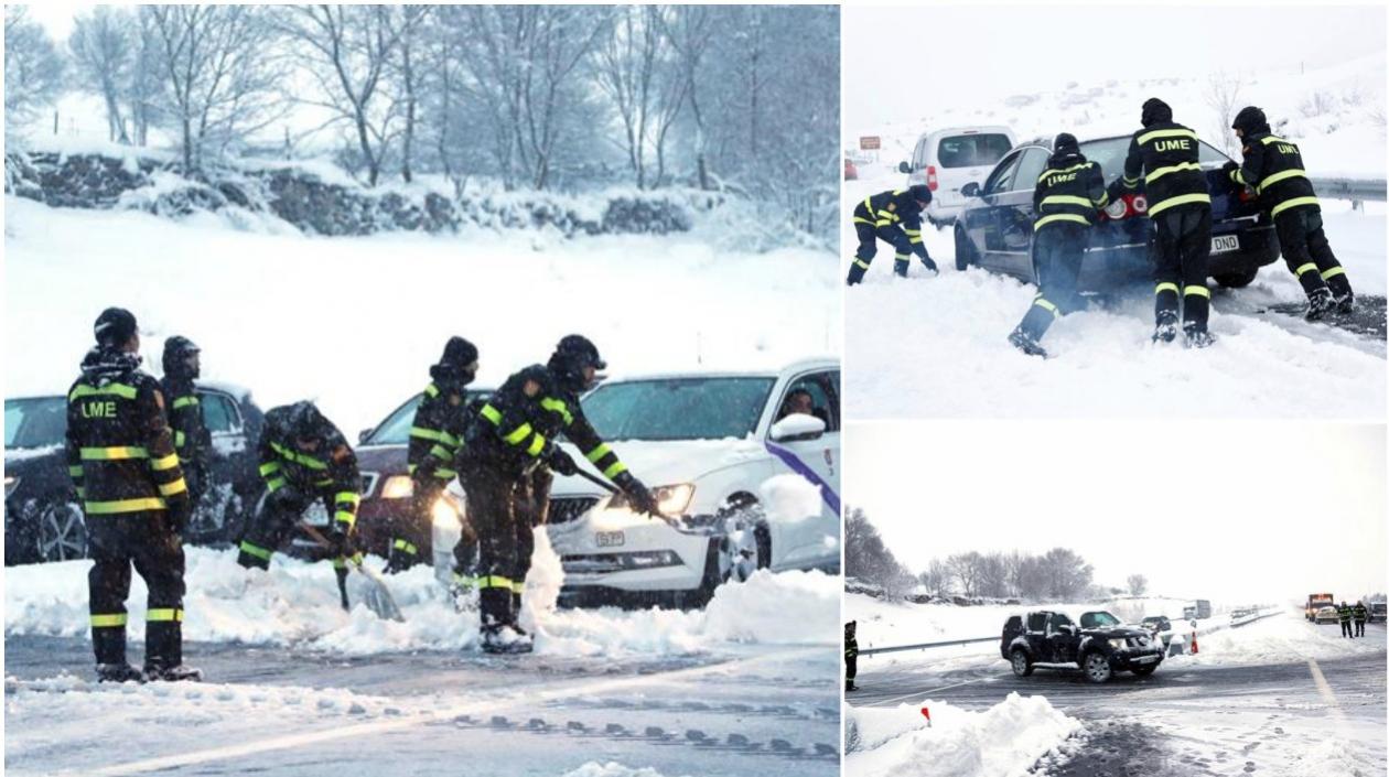 Así quedaron atrapados los carros por la nevada.