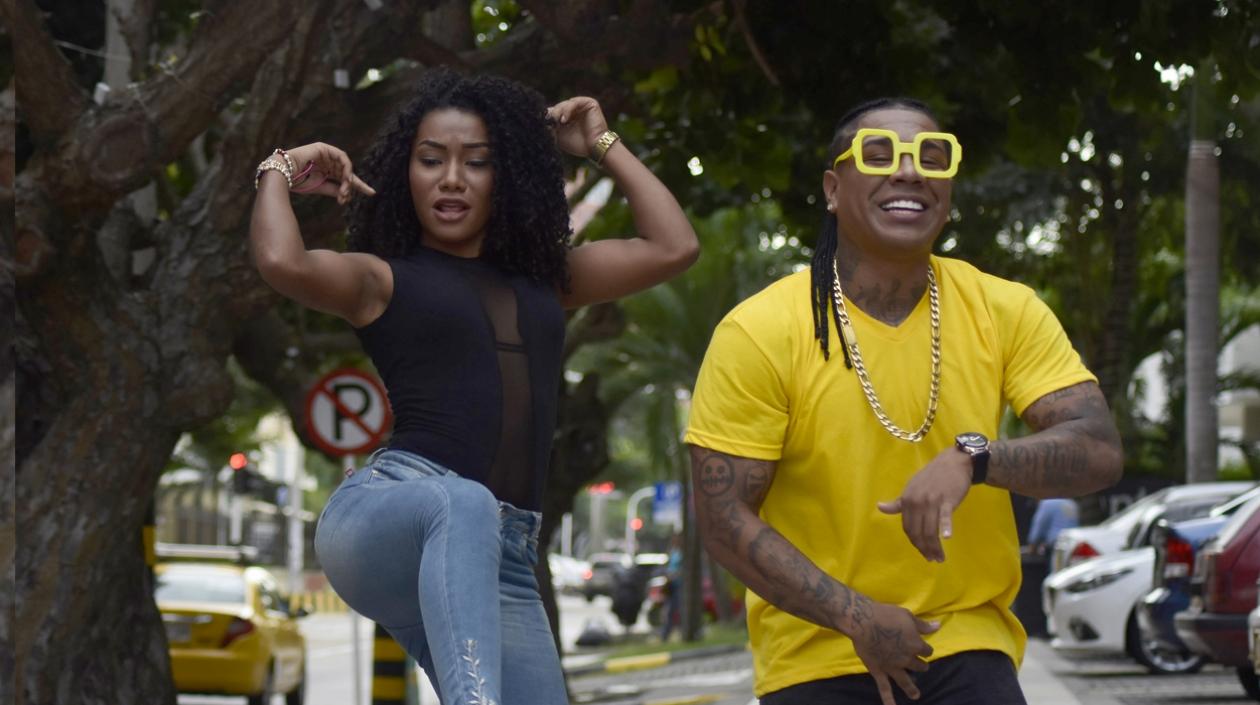 Rey Three Latino, cantante de música urbana.