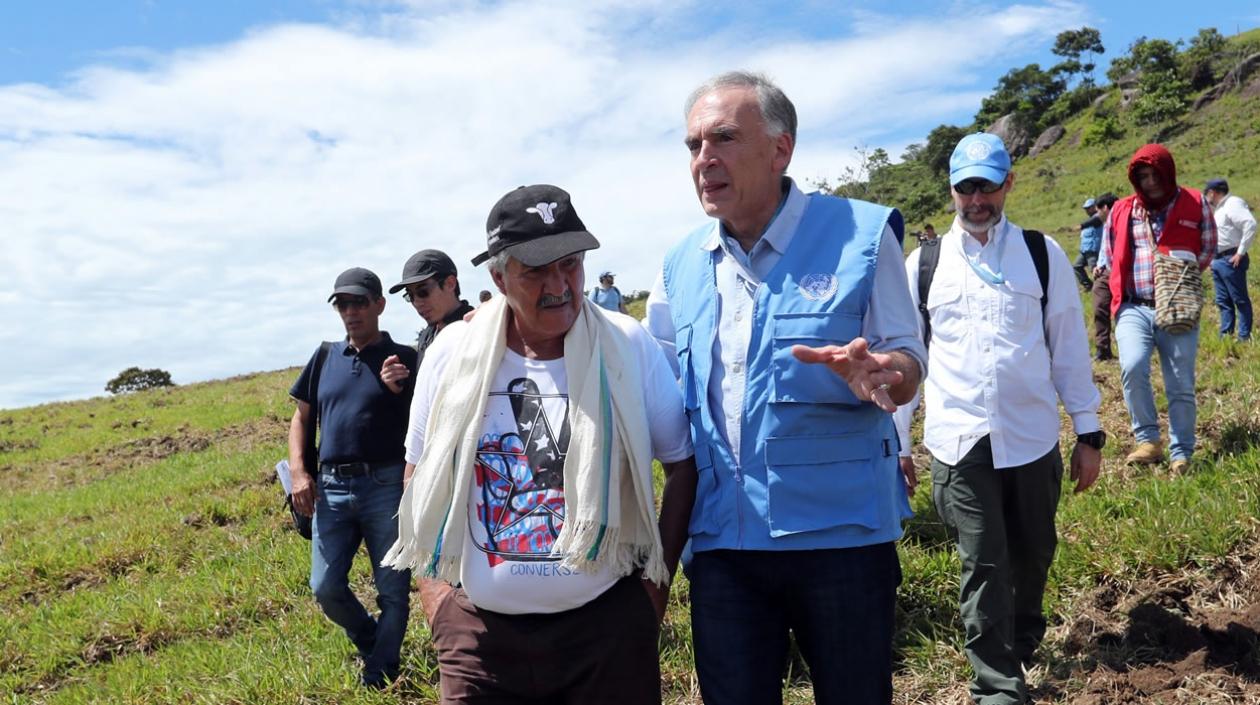 Jean Arnault (d), jefe de la misión de la ONU en Colombia