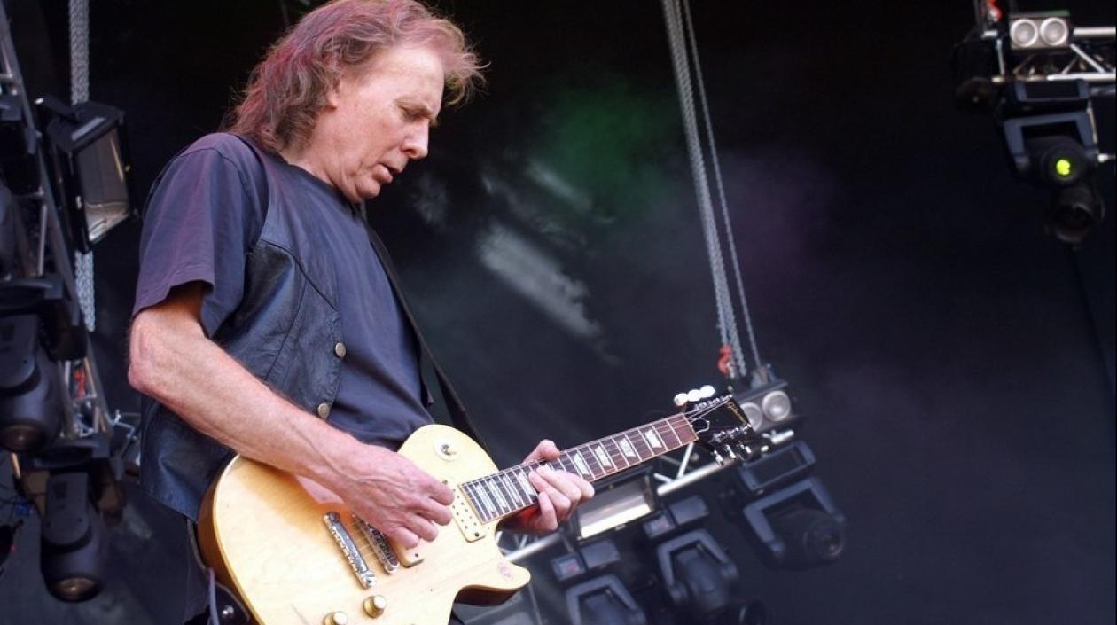 El guitarrista británico Eddie Clarke.