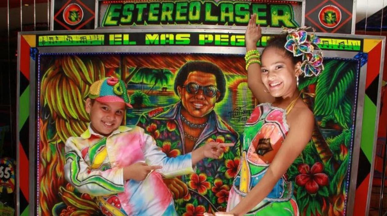 Samuel Quintero y Laura Ospino reyes infantiles del Carnaval de la 44.