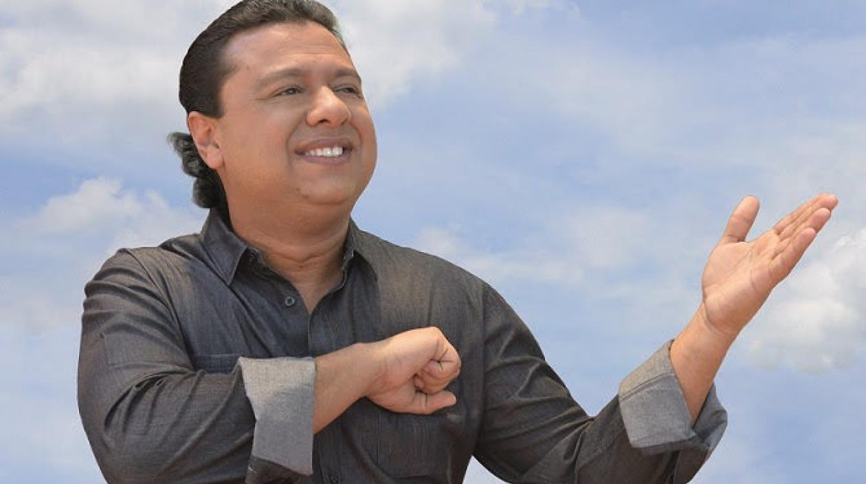 El cantante Rafael Santos.