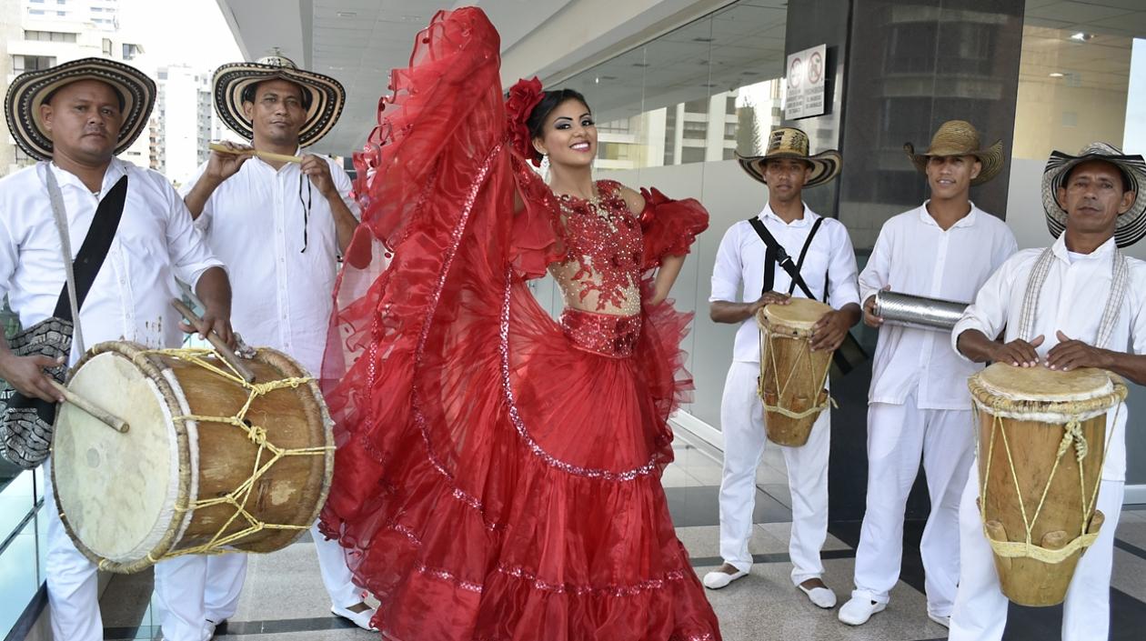 Carolina Adarraga, reina del Carnaval de Palmar de Varela.