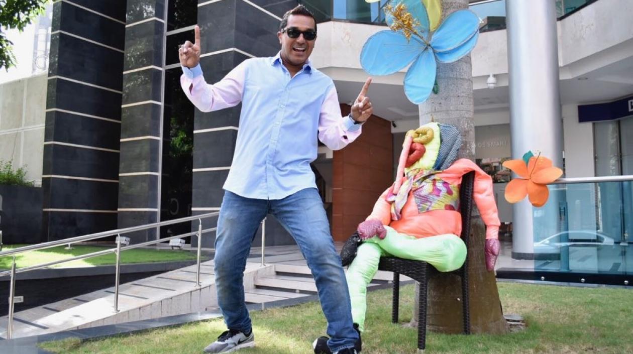 El cantante y compositor Checo Acosta.