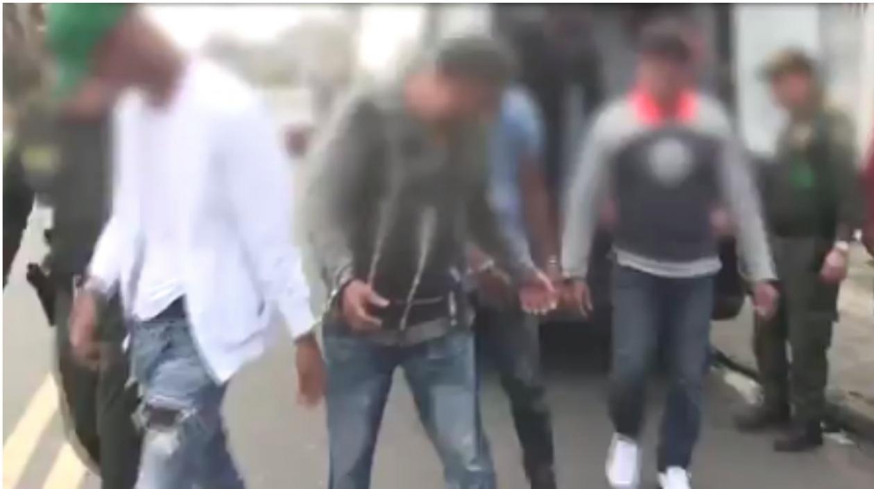 Las autoridades están investigando en qué local compraron los celulares robados.