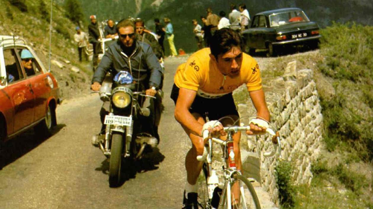 Eddy Merckx lanza un ataque ganador en el Tour de Francia de 1968.