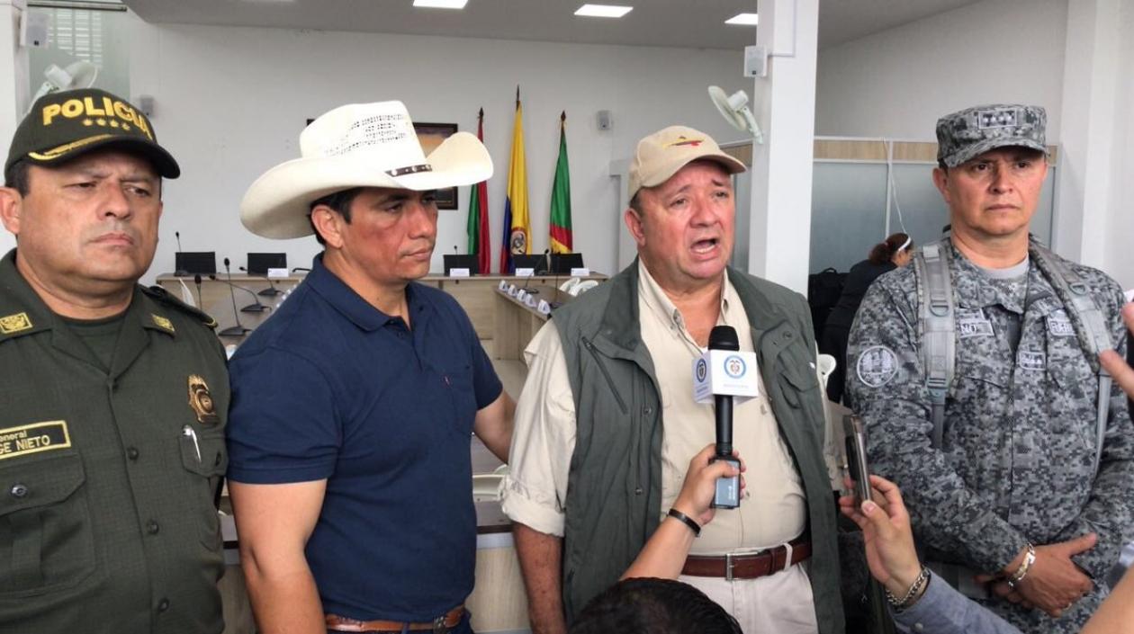 Ministro anunció más operativos en la zona para dar con captura de alias 'Coco'.