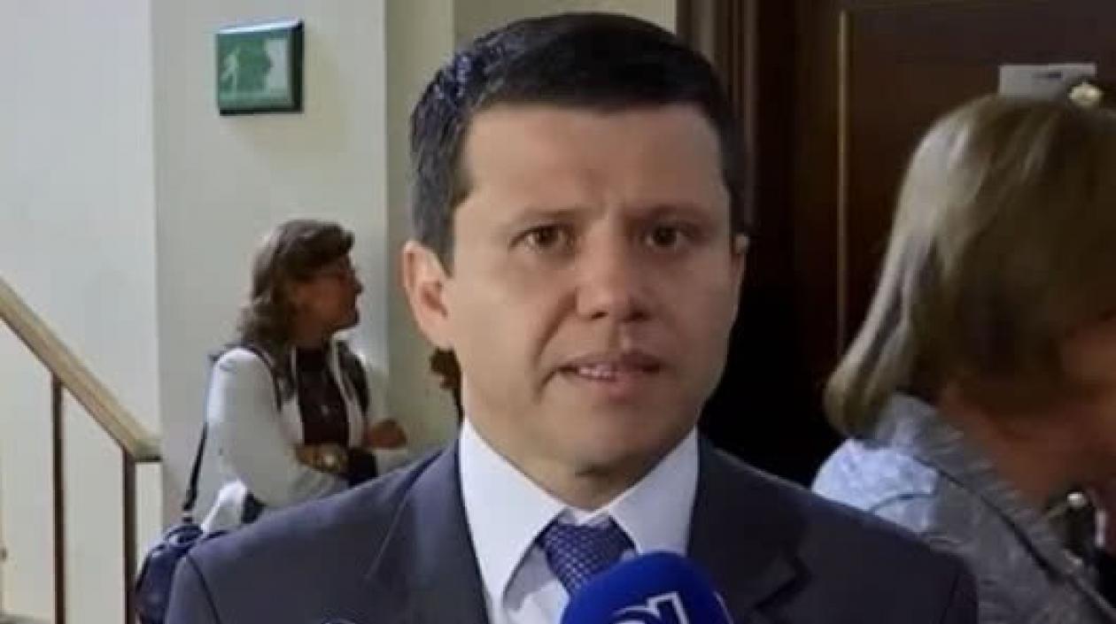 Bernardo Elías, senador.