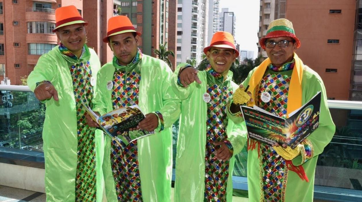 Gaby y sus rezanderos, grupo de letanías.
