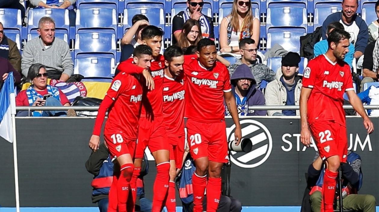 Luis Fernando Muriel celebra con sus compañeros. 