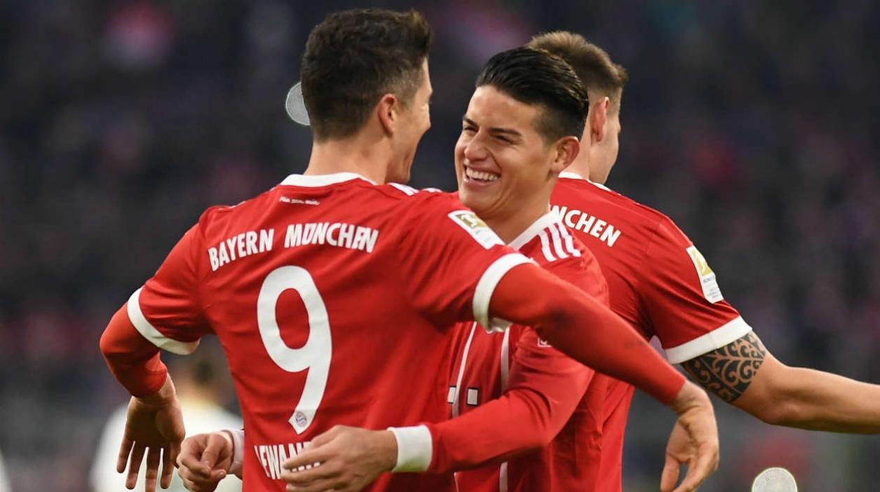 Robert Lewandowski y James Rodríguez.