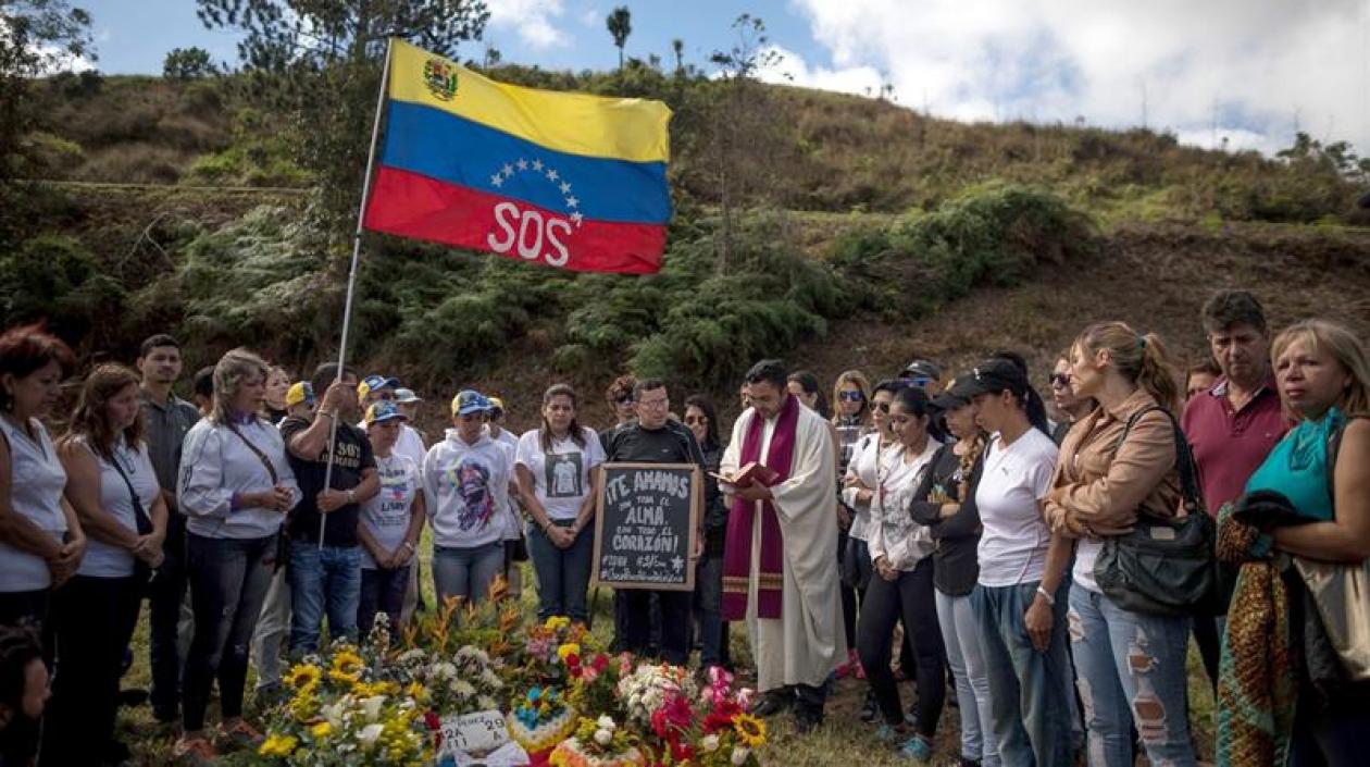 Lágrimas y gritos se sintieron en el sepelio.