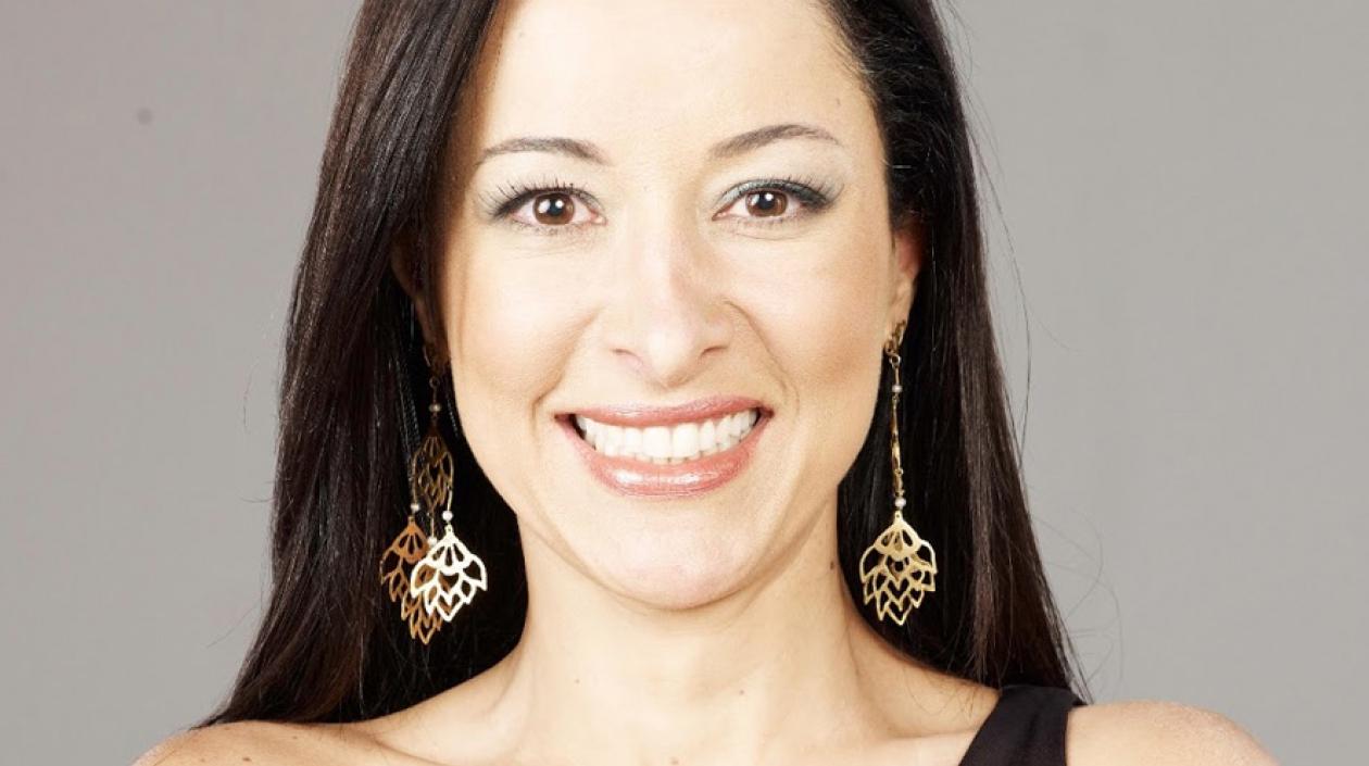 La psicóloga y presentadora Flavia Dos Santos.