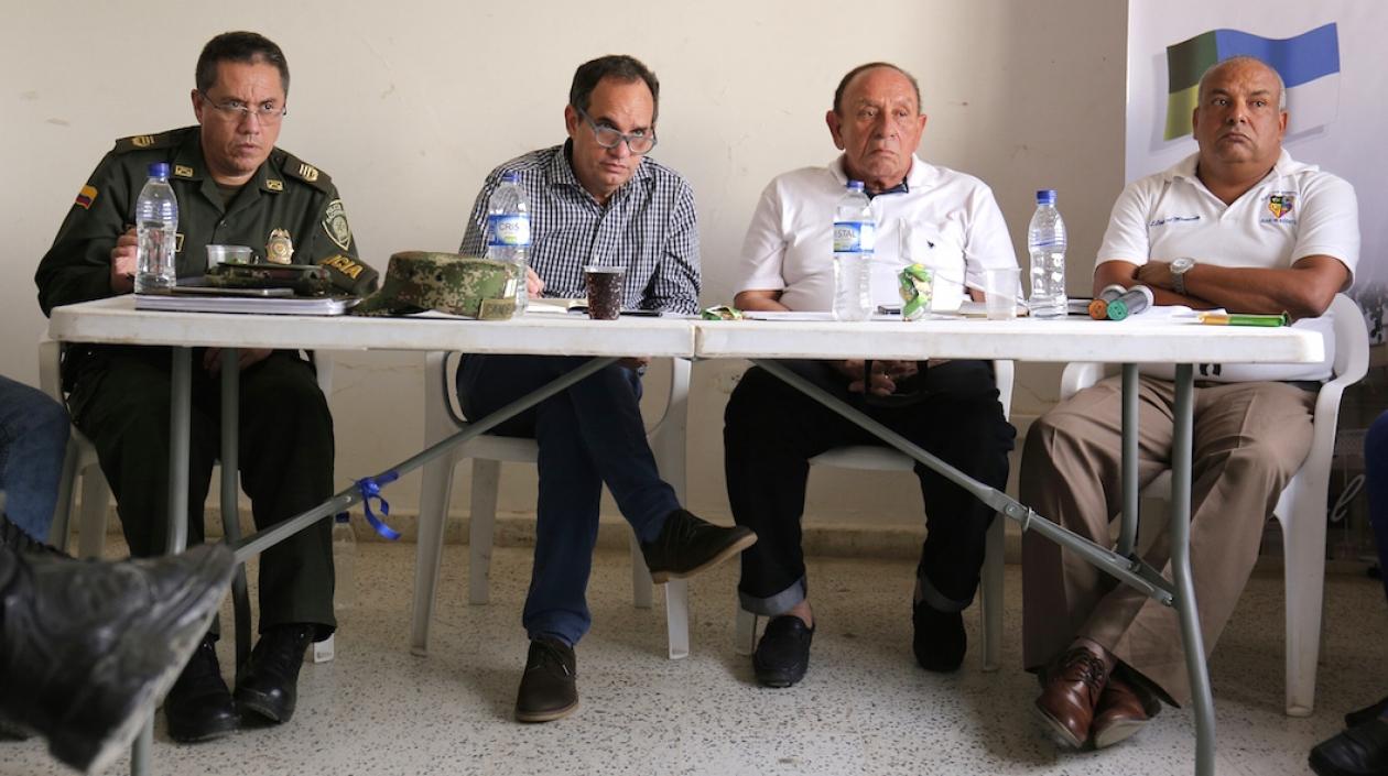 El Secretario del Interior, Guillermo Polo Carbonell, presidiendo el Consejo de Seguridad.