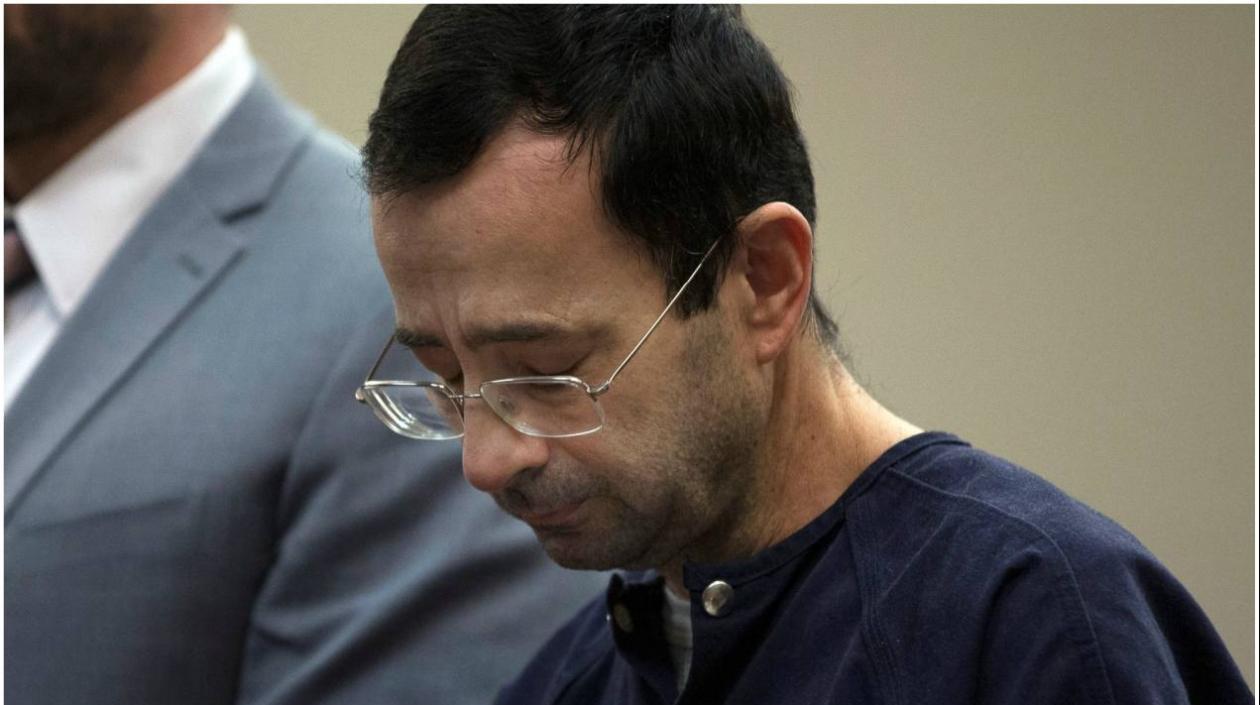 Un exmédico del equipo de gimnasia de EEUU, Larry Nassar, fue condenado hoy a un mínimo de 40 años y un máximo de 175 años de cárcel por abusar de más de un centenar de jóvenes gimnastas.