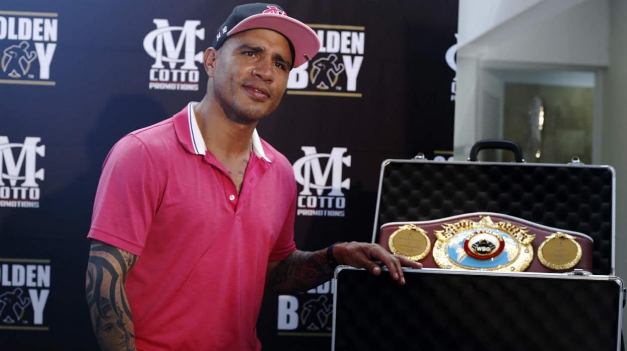 Miguel Cotto con su cinturón. 