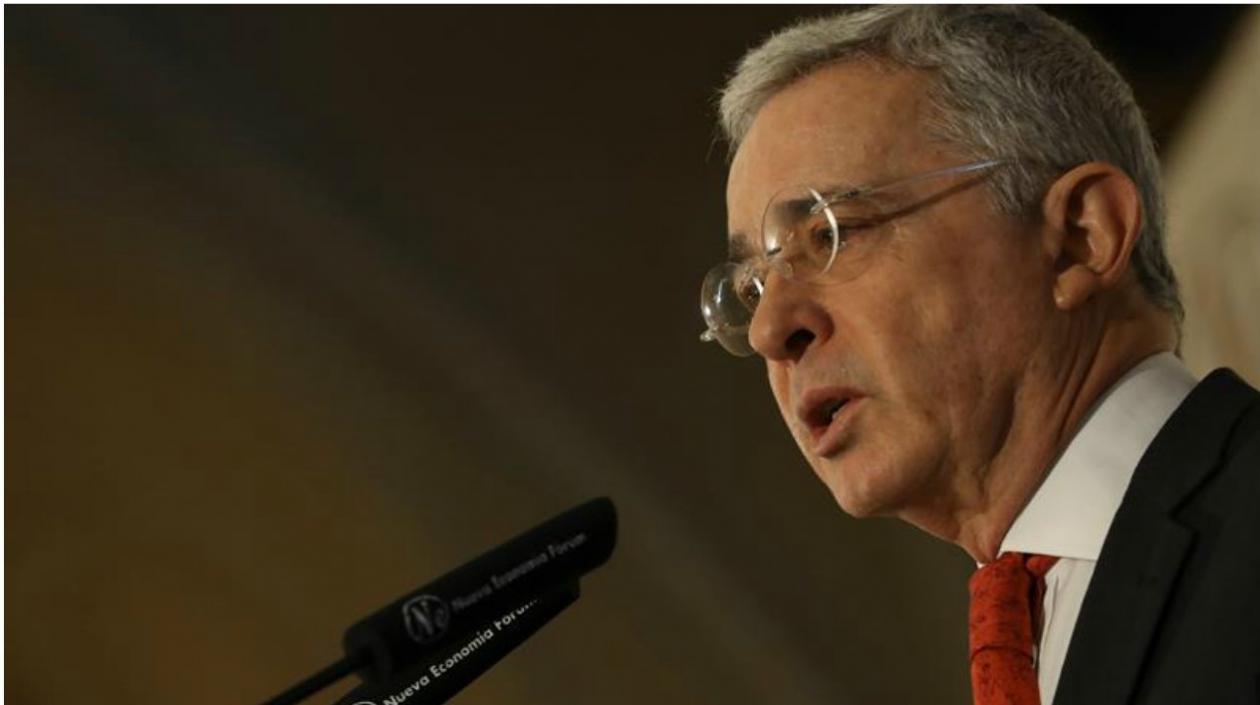 Álvaro Uribe Vélez, expresidente.