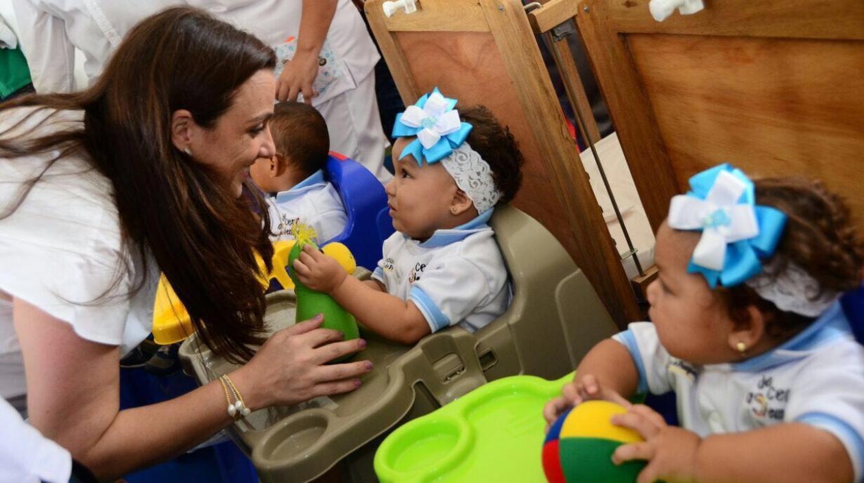 La Directora General del ICBF, Karen Abudinen Abuchaibe.