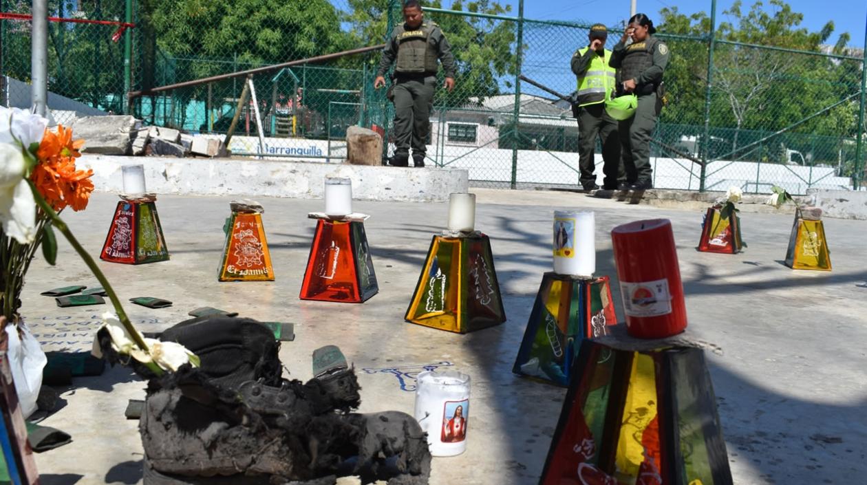 Este es el improvisado altar en el barrio San José.