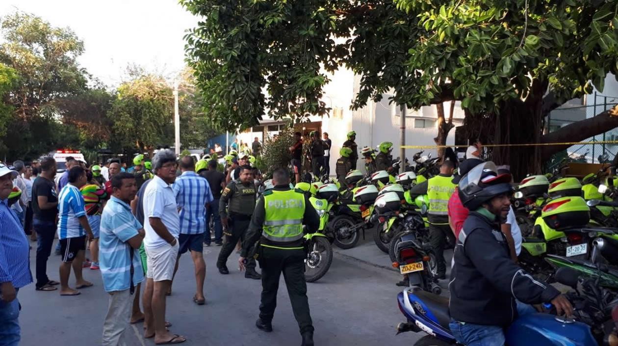 Instantes después del atentado en la estación de policía San José.