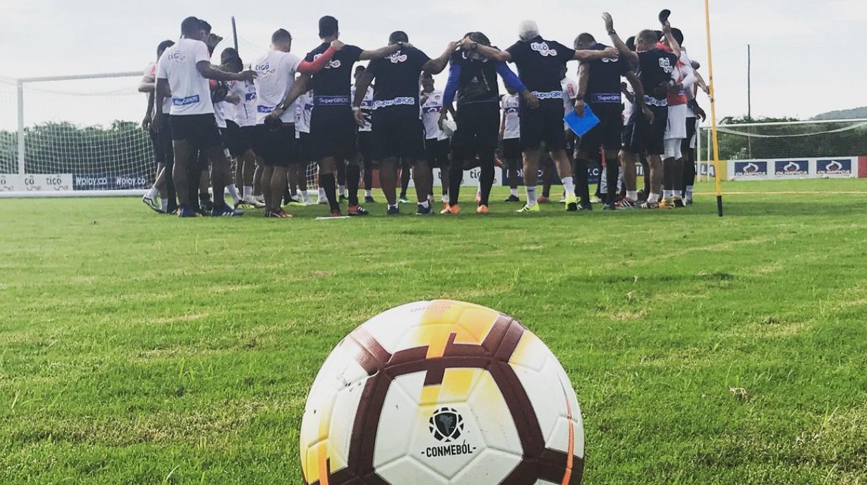 Jugadores de Junior preparando el partido de Copa Sudamericana. 
