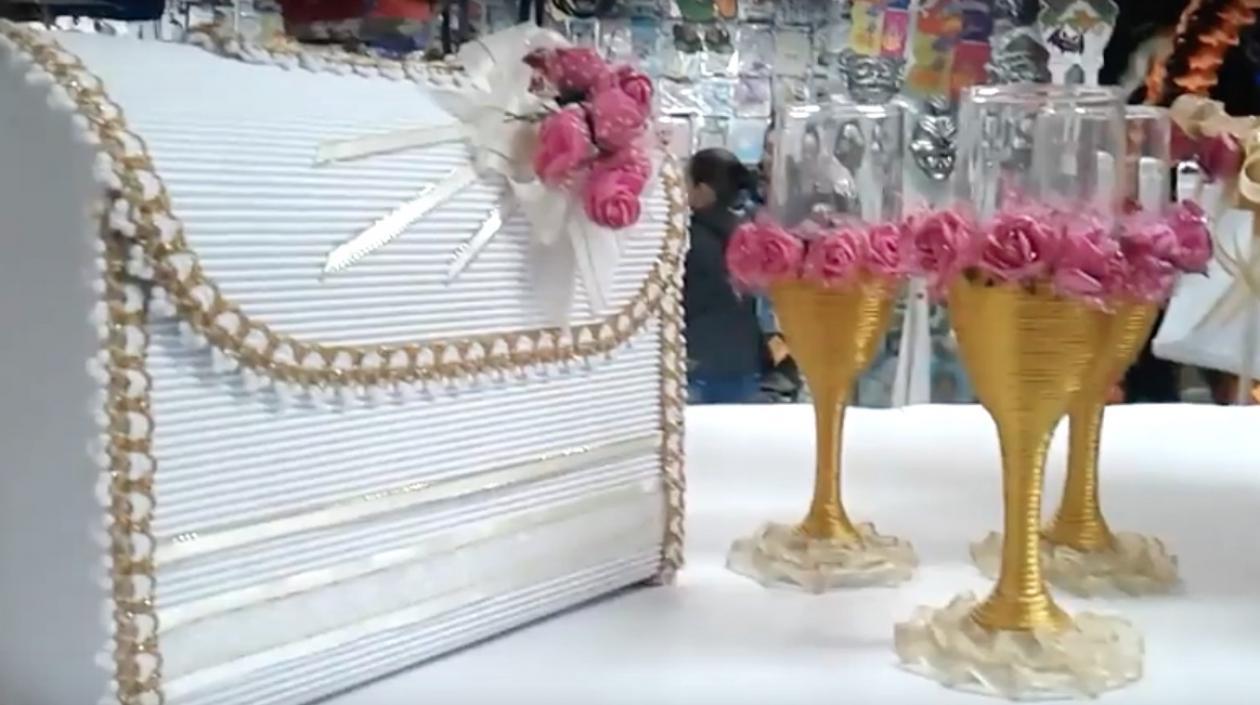 Urnas utilizadas para las "lluvias de sobres".