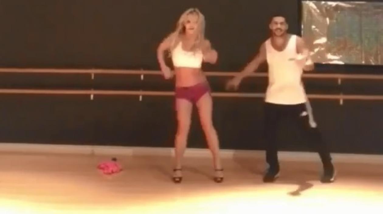 La cantante Britney Spears y su coreógrafo Willie Gómez.