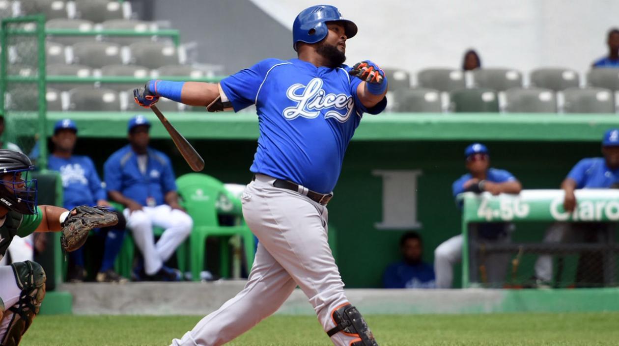 Juan Francisco, bateador estelar de los Tigres del Licey. 
