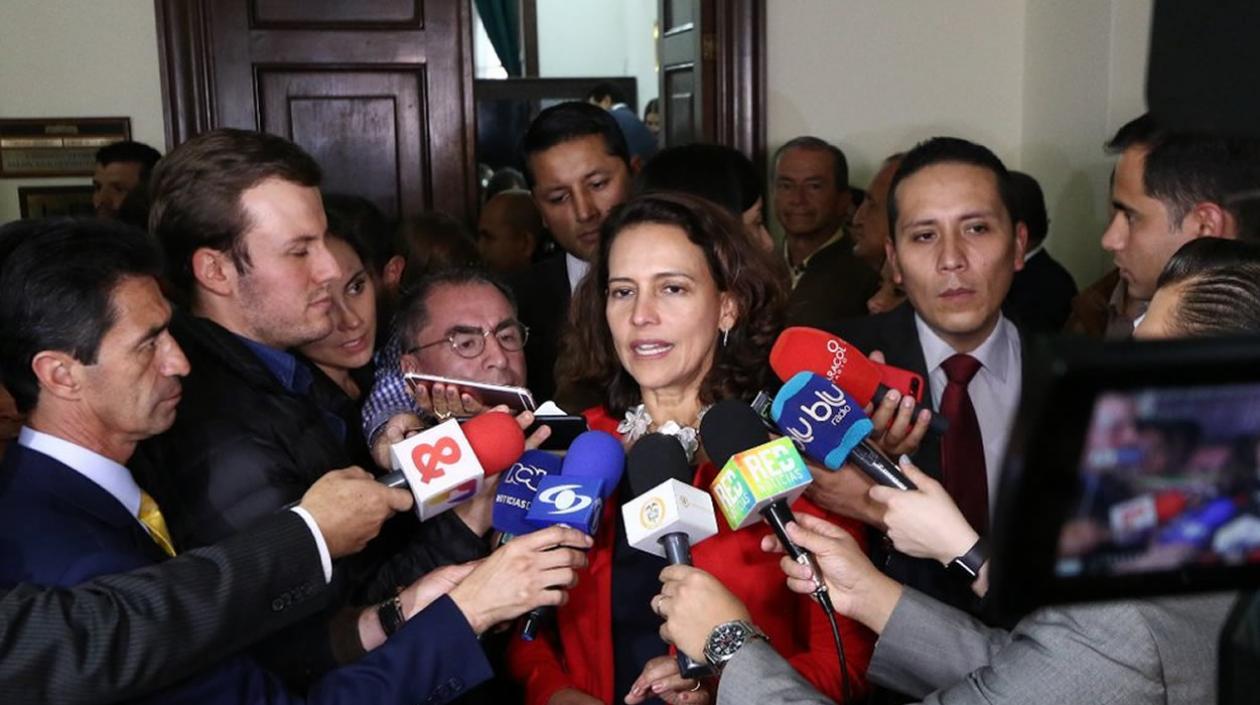 La ministra del Interior, Nancy Patricia Gutiérrez,