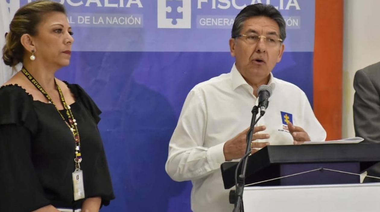 El Fiscal General Néstor Humberto Martínez y la Directora Seccional de Fiscalías Ángela Bedoya.